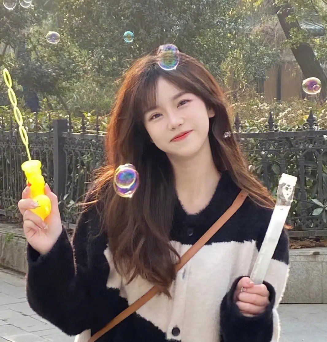 金车美人 海报